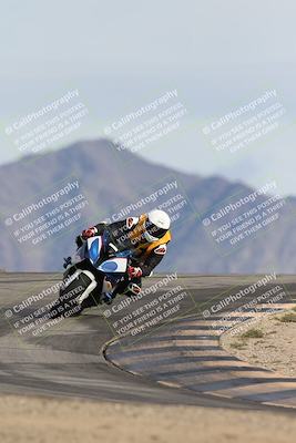 media/Nov-16-2025-Race Pace (Sun) [[8c5fa54630]]/Non Verified Riders (1st 20 Minutes)/6-Turn 12 (2pm)/